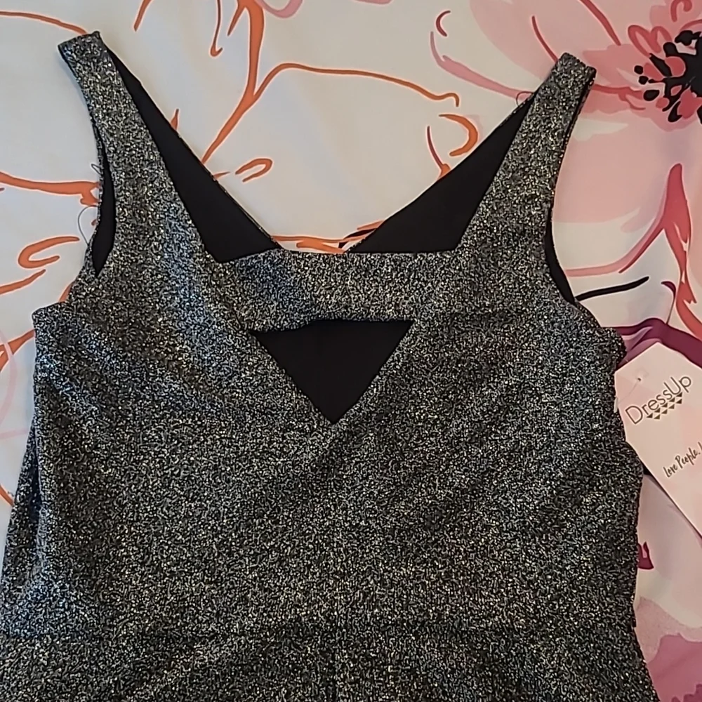 She + Sky Boutique Silver / Gray Sparkle Romper Size Small NWT - Picture 6 of 6